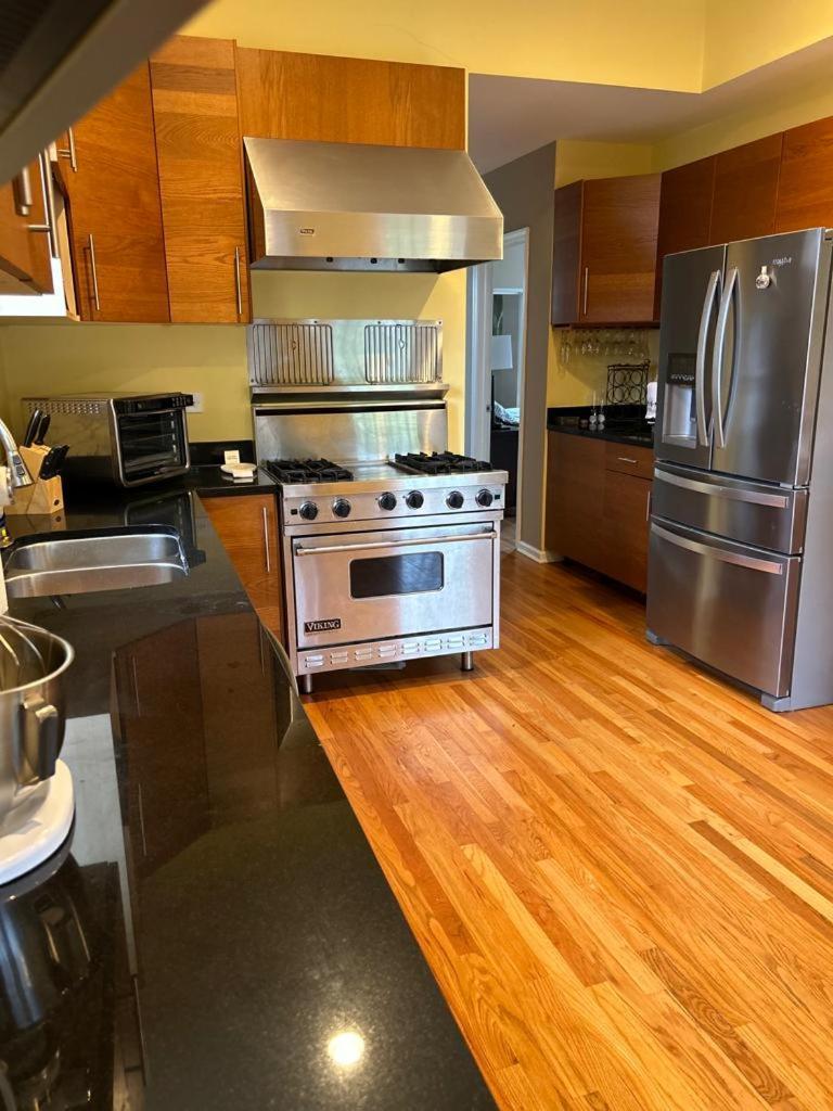 Gorgeous North Kenwood Hyde Park Unit Apartamento
